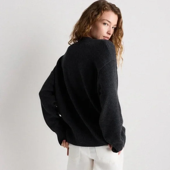 NWT QUINCE Women Mongolian Cashmere Oversized V-Neck Sweater Heather Charcoal XS - Picture 11 of 11